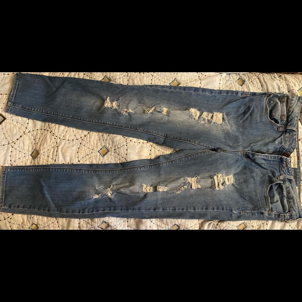 Distressed Bullhead skinny jeans